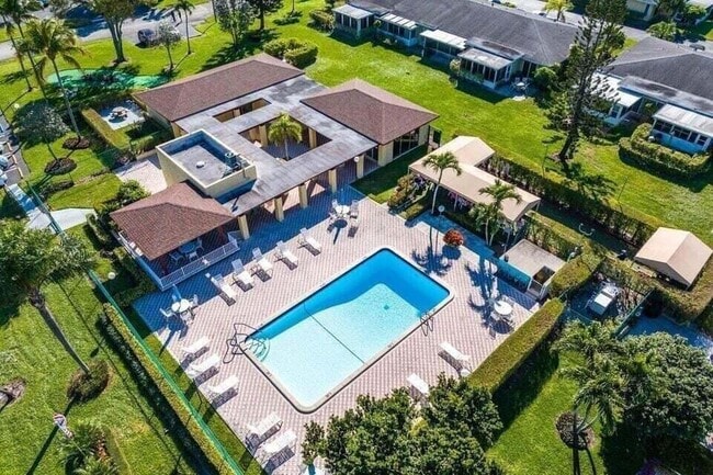 Building Photo - 2520 Black Olive Blvd Unit 203