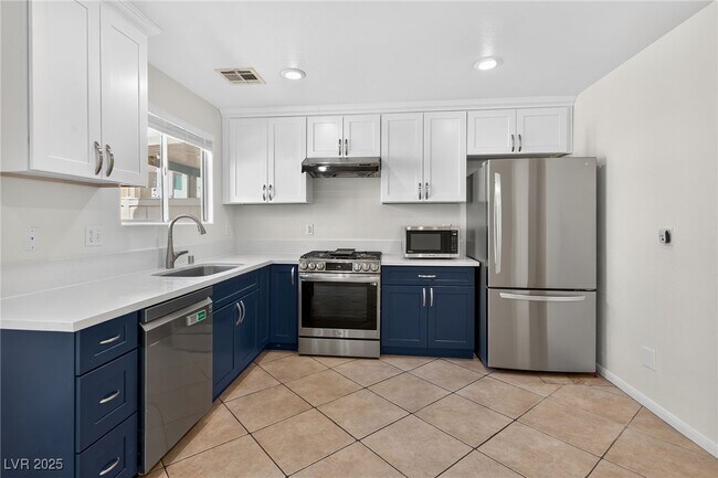 Photo - 5649 Dawn Falls St