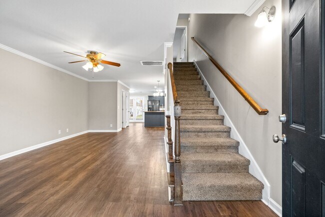 Photo - Updated Townhome near Tennova Hospital