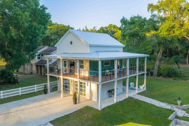 349 N Bluford Ave