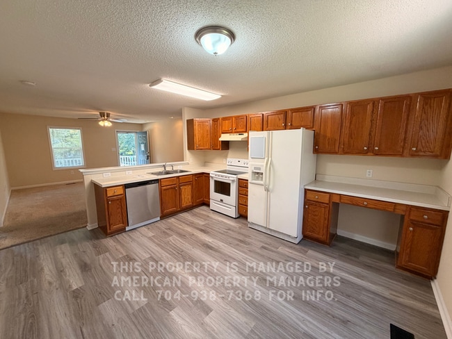 Photo - 901 Hoke St