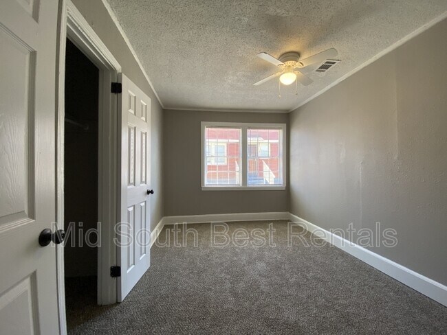 Photo - 1330 Chadwick Cir