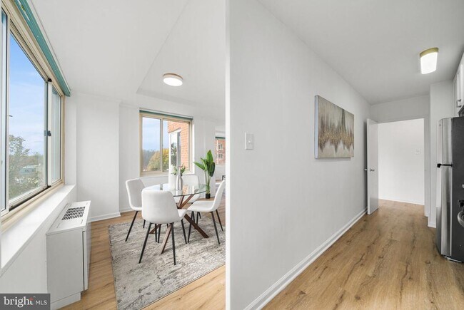 Photo - 4000 Tunlaw Rd NW Unit 811