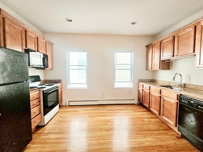 141 Hillside St Unit 2