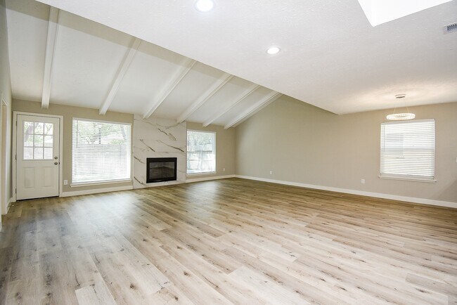 Photo - 2835 Colony Dr
