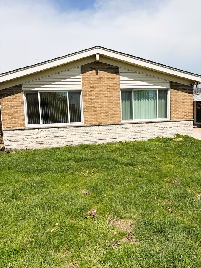 Photo - 5250 Jarvis Ave