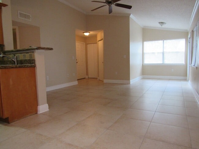 Photo - 12601 Equestrian Cir Unidad 12601 Equestrian Circle, 1104
