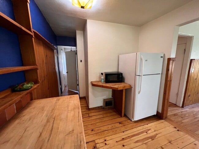 Photo - Cozy 2 bedroom Home on Muscatine Ave in Iowa City