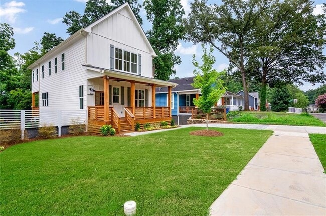 Photo - 830 Gaston St SW