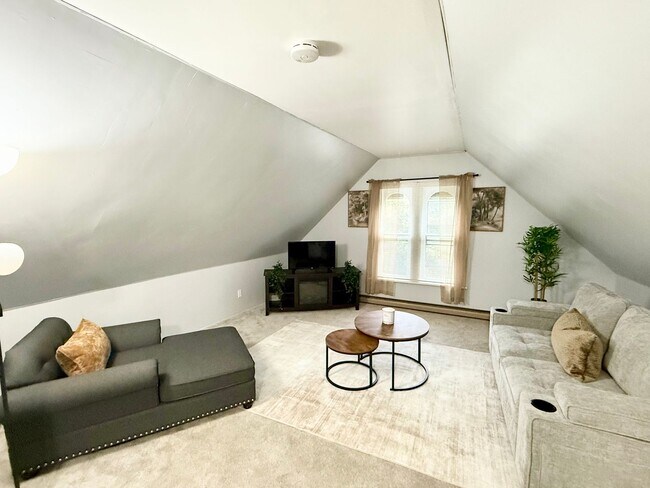 Photo - 1-Bedroom Apartment – Prime Poughkeepsie L...