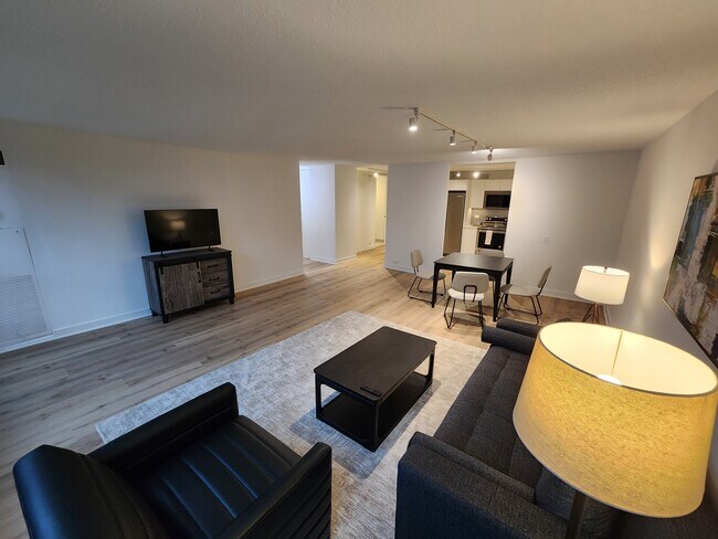 Building Photo - 360 E Randolph St Unit 1807 Rental