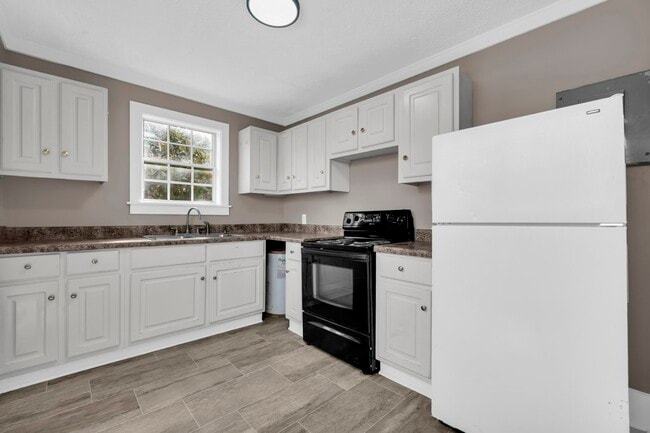 Photo - 817 College St Unit 817 College St #2