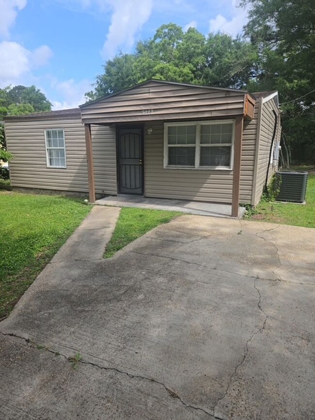 Building Photo - Moss Point 2 Bedroom