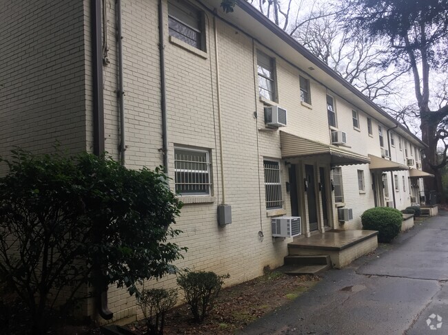 Building Photo - 860 Monroe Dr NE Unit Apt 3