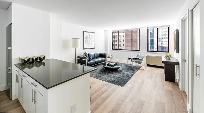 Photo - 247 E 35th St