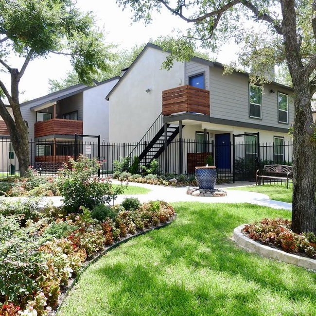 Building Photo - Suncrest Rental
