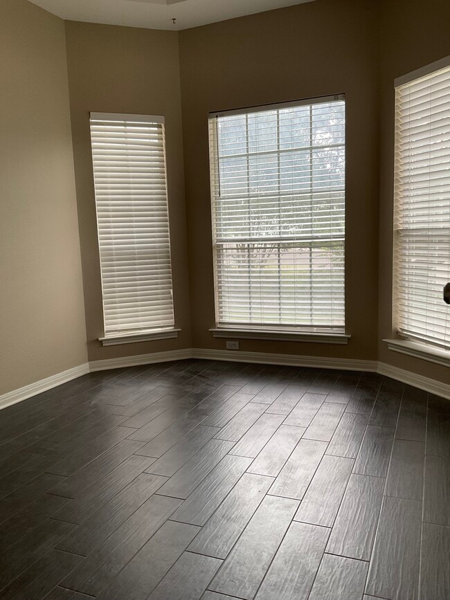 Photo - 7307 Moss Brook Dr