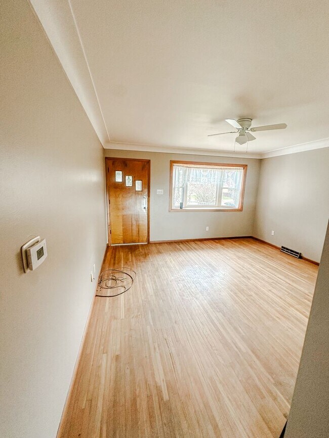 Photo - Amazing three bedroom 1 1/2 bathroom home, fenced in yard, extra storage, many updates!