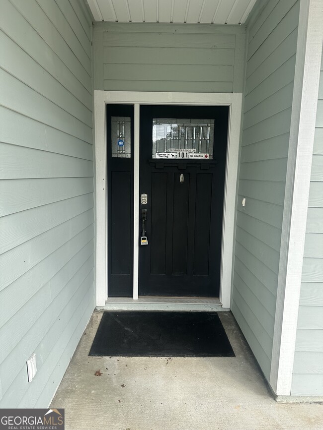 Photo - 101 Waters Edge Dr