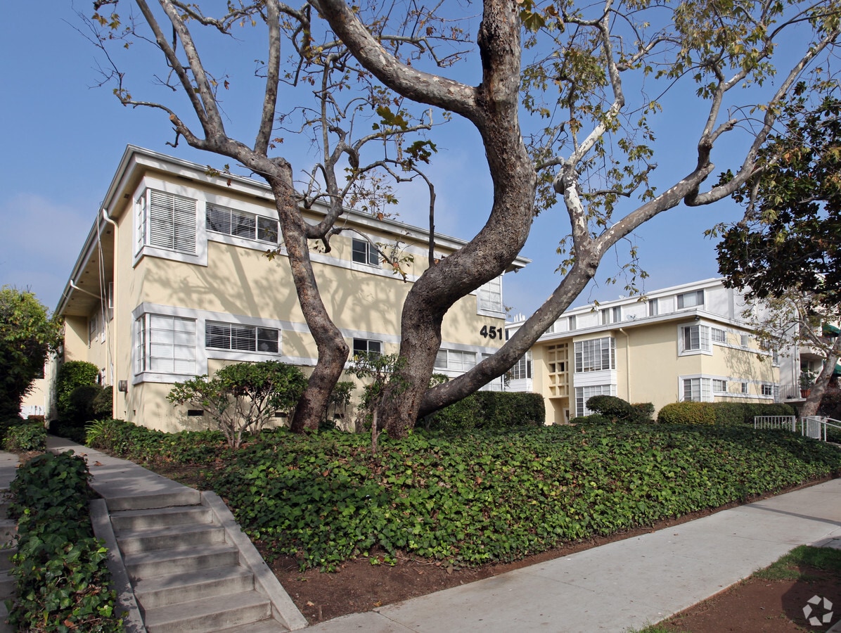 The Seacliff - The Seacliff Apartments