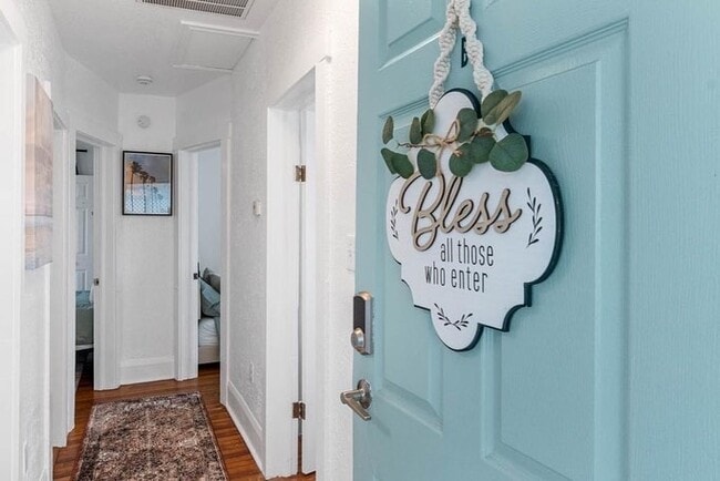 Photo - 2575 S Himes Ave Unidad B