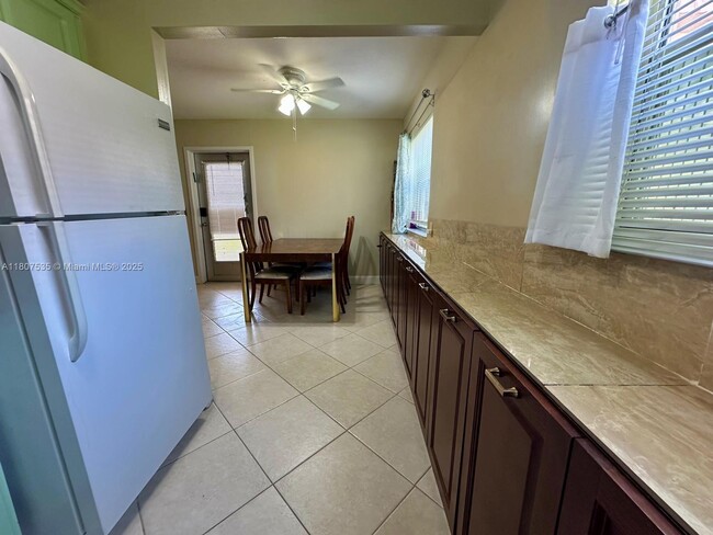 Photo - 445 Saxony Way Unit 445