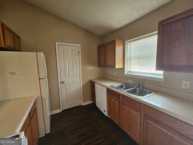 Photo - 107 Lively Oaks Dr