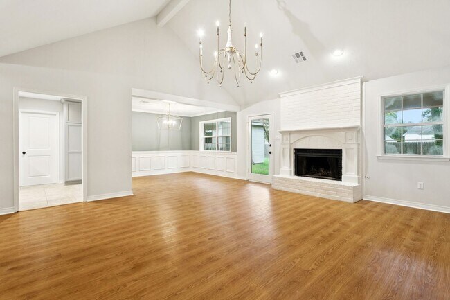 Photo - 406 Trinity Ln Casa