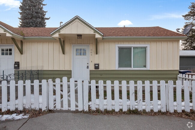 Building Photo - 864 S Sherman St Rental