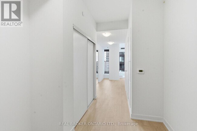 Photo - 1 Quarrington Ln Unité 2105