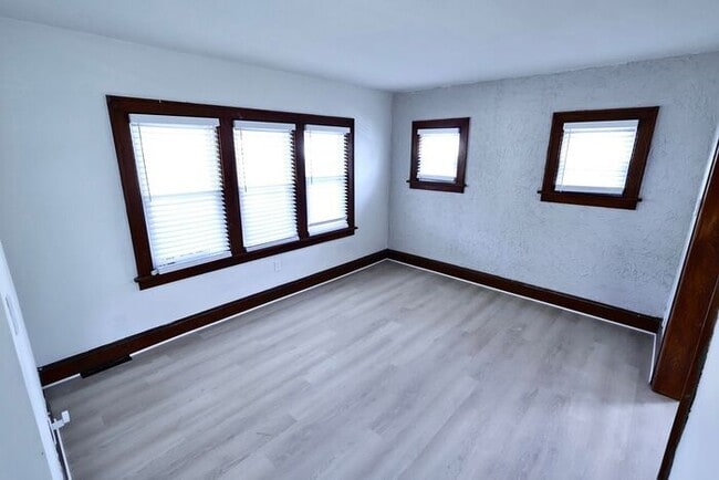 Photo - 450 Stanton Ave