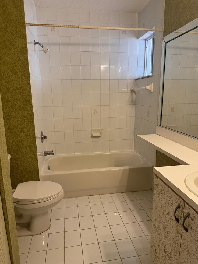 Photo - 7556 NW 173rd St