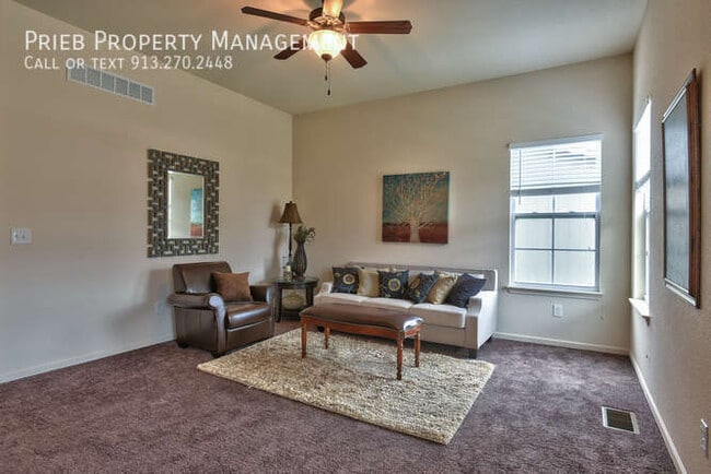 Photo - 267 N Ferrel St