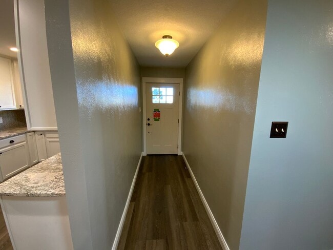 Photo - 3 Bedroom Single Story Home Available Near Louisiana Blvd NE & Candelaria Rd NE!