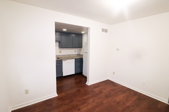 Photo - 2665 Bellevue Ave Unit 2