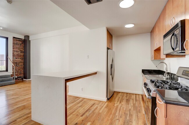 Photo - 915 Franklin St Unit 4M