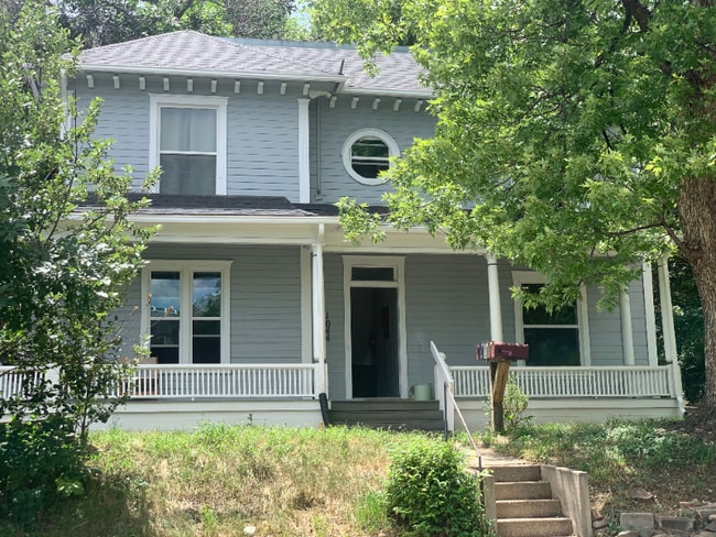 Building Photo - 1044 Maxwell Ave