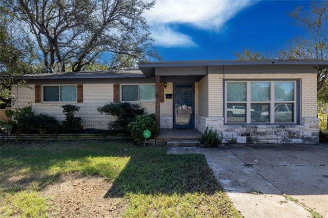 Photo - 611 Crestview Dr