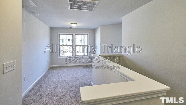 1104 Longitude Dr