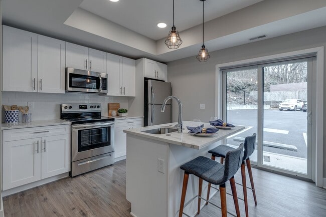 Building Photo - Brand New Luxury Apartments