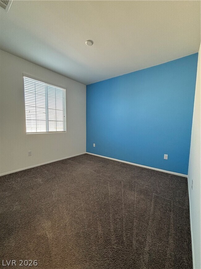 Photo - 5672 Sartorial St