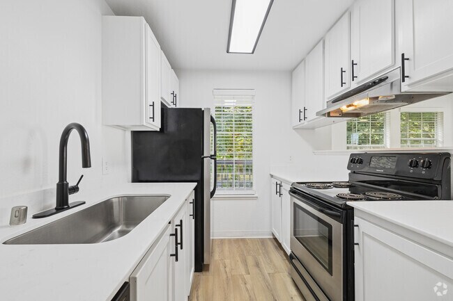 1BR, 1BA - 523SF - Kitchen