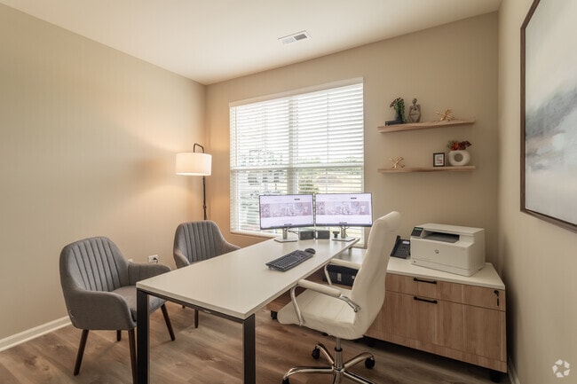 2Br, 2Ba - 1,138SF