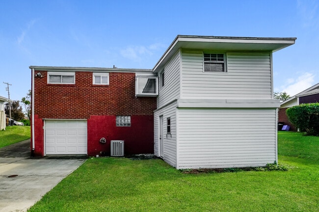 Photo - 764 5 Pines Rd