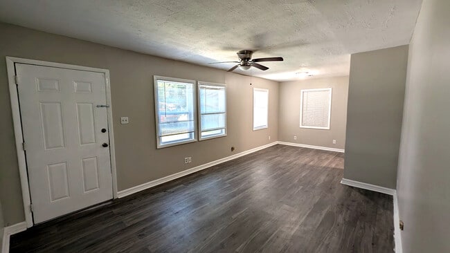 Photo - 203 Johns Rd