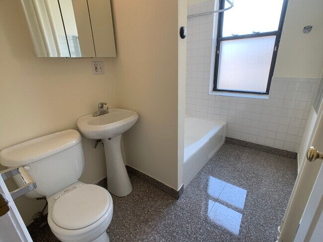 Photo - 27 Saint Lukes Rd