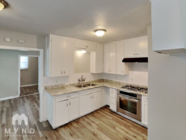 Photo - 1914 Roslyn St