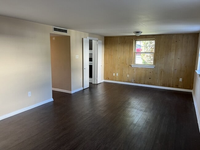 Building Photo - 340 N Prince St