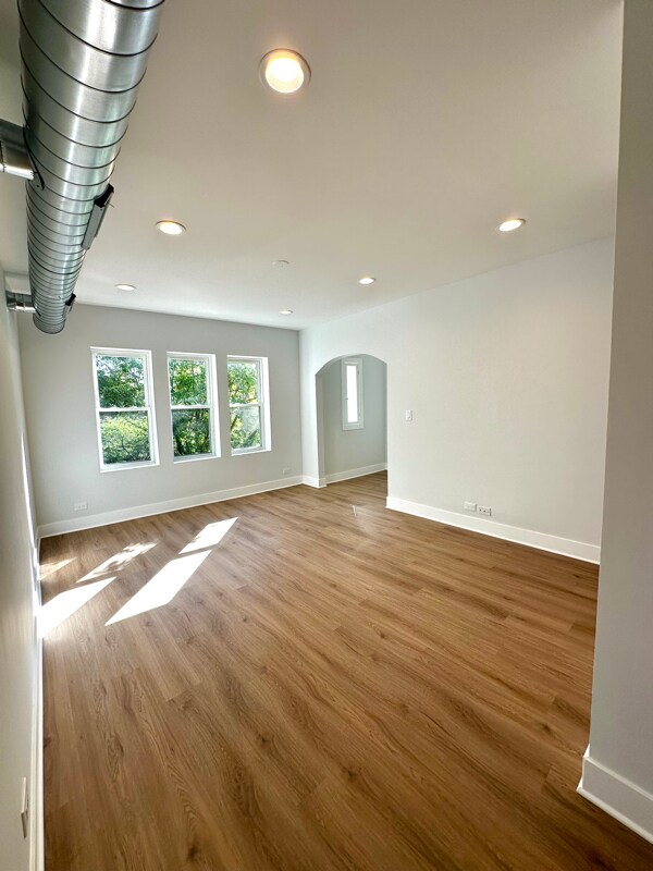 Photo - 5504 N Kimball Ave Unit 2