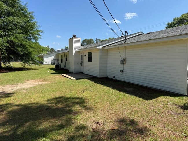 Photo - 1501 Main St